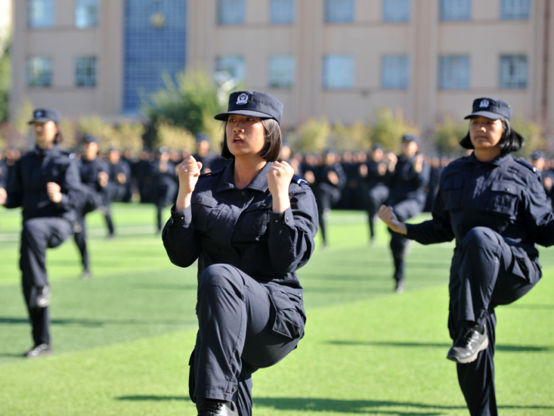 新疆警察学院2024军训汇报表演14.jpg